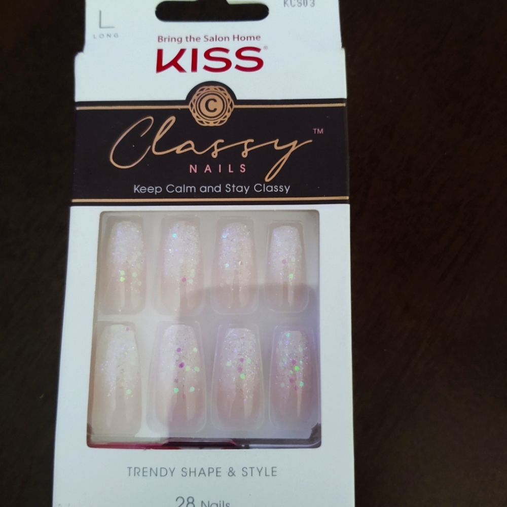 Kiss nails